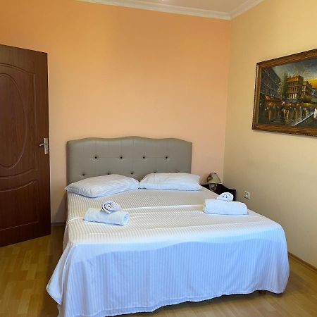 City Center Apartment In Shkoder Exterior photo