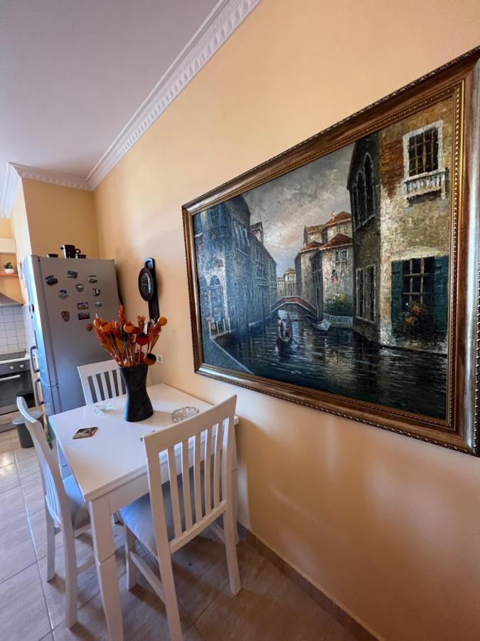 City Center Apartment In Shkoder Exterior photo