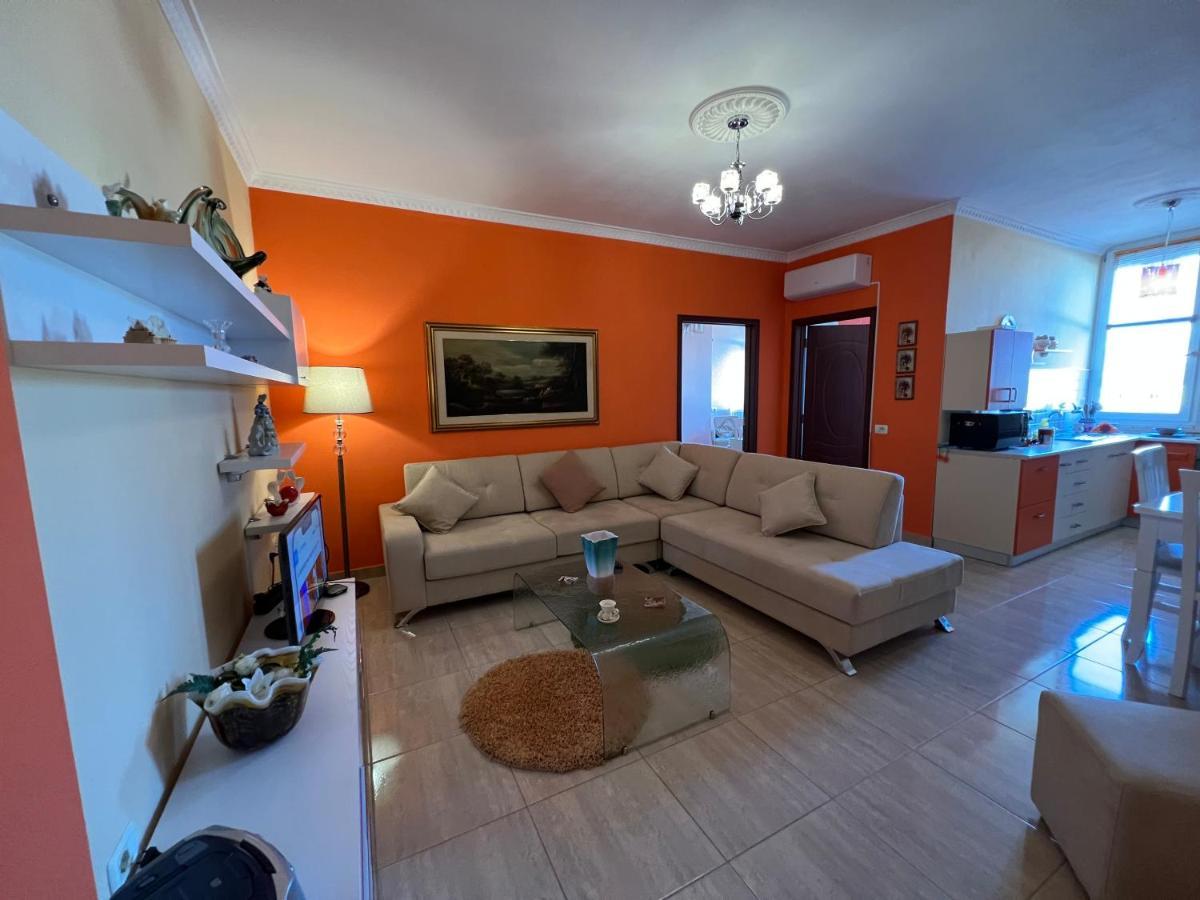 City Center Apartment In Shkoder Exterior photo